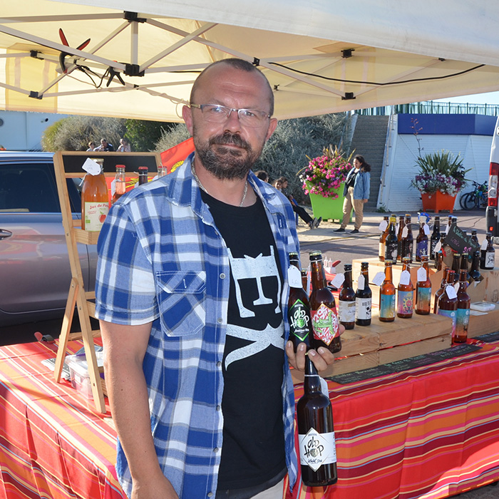 Pierre Madelaine met les bières locales dans les plats