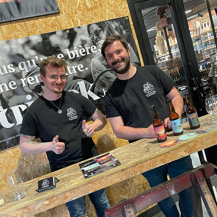 Deux toqués de houblon se lancent dans le brassage Frontière